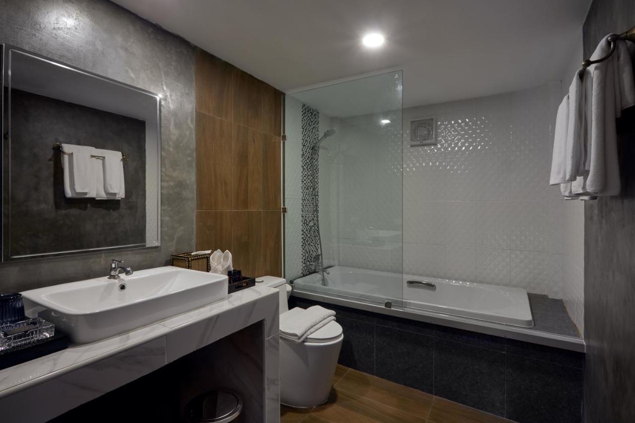 Chinoiserie Collection Resort And Spa Nai Harn Exterior photo