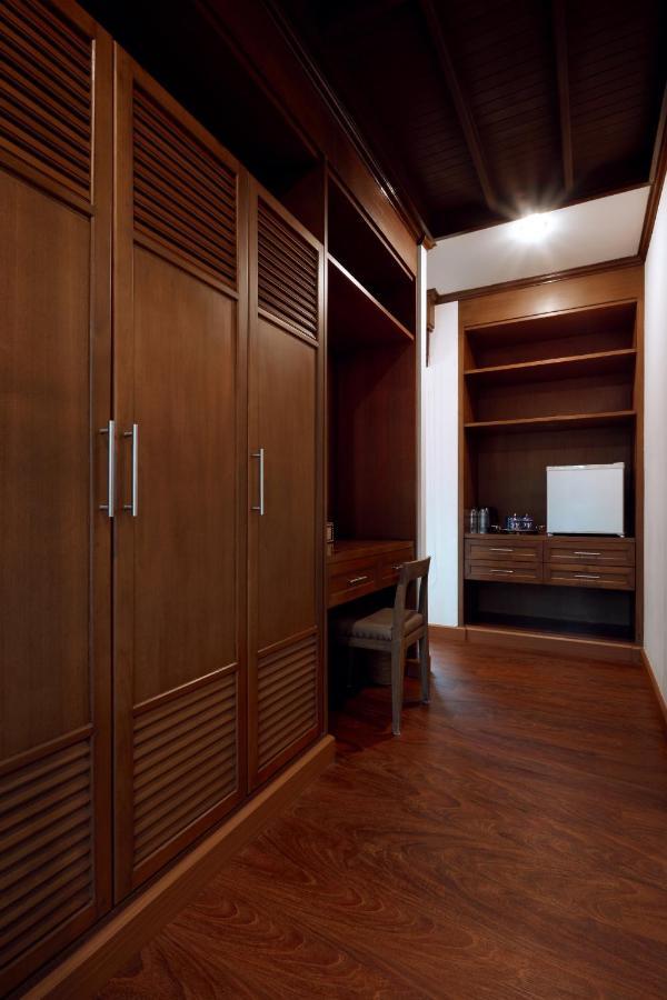 Chinoiserie Collection Resort And Spa Nai Harn Exterior photo