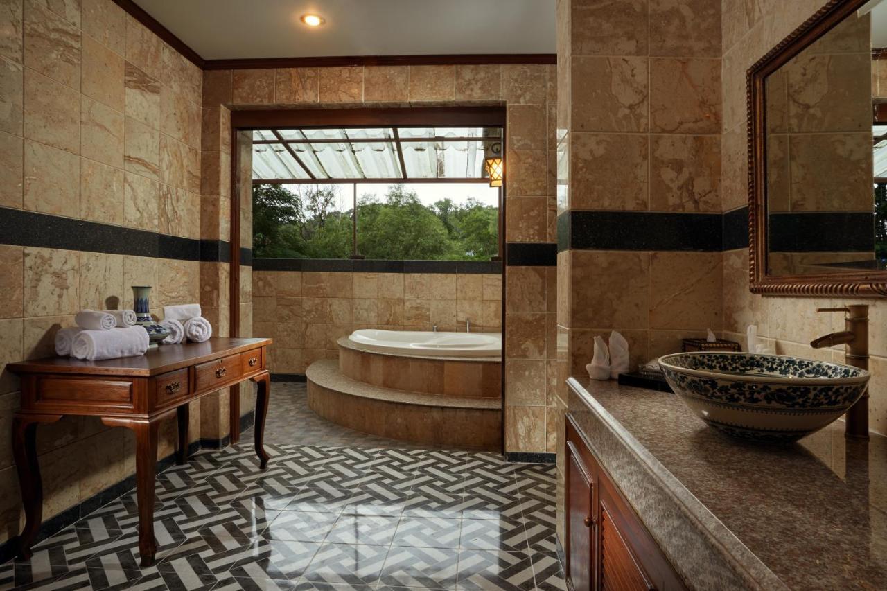 Chinoiserie Collection Resort And Spa Nai Harn Exterior photo